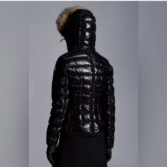 Armoise Short Down Jacket size 0 Verified-Certified Moncler Excellent Condition - Picture 9 of 12